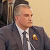 Аксенов объявил в Крыму режим военного времени
